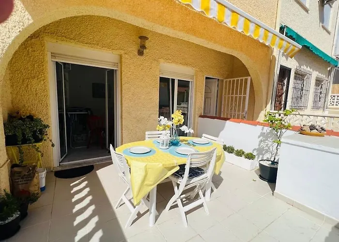 Sunny, South-Facing & Welcoming