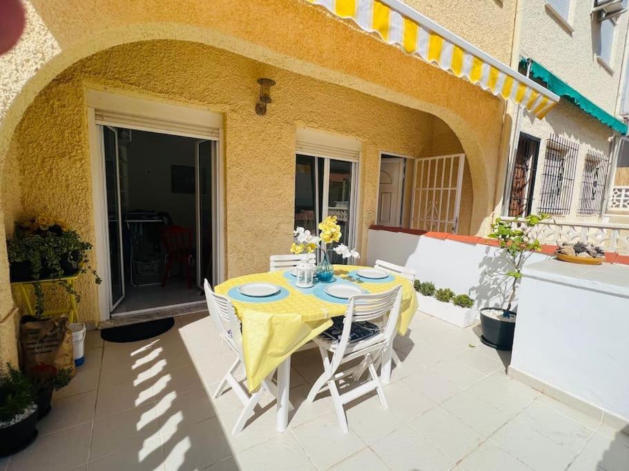 Sunny, South-facing & Welcoming Holiday home Alicante